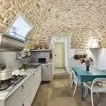 Casa de Férias Terra Sessana E Trullo Con Piscina Privata