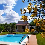 Terra Sessana E Trullo Con Piscina Privata Casa de Férias *