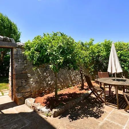 Terra Sessana E Trullo Con Piscina Privata Ostuni
