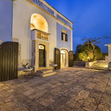Terra Sessana E Trullo Con Piscina Privata *