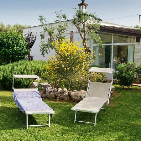 펜션 Terra Sessana E Trullo Con Piscina Privata 오스투니